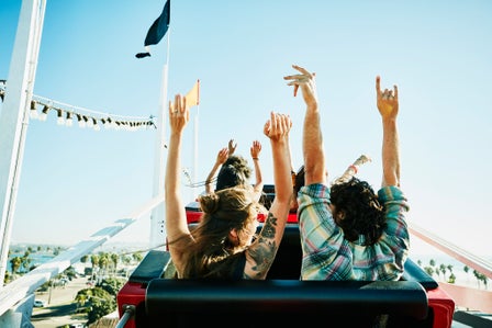 Personas en una atracción