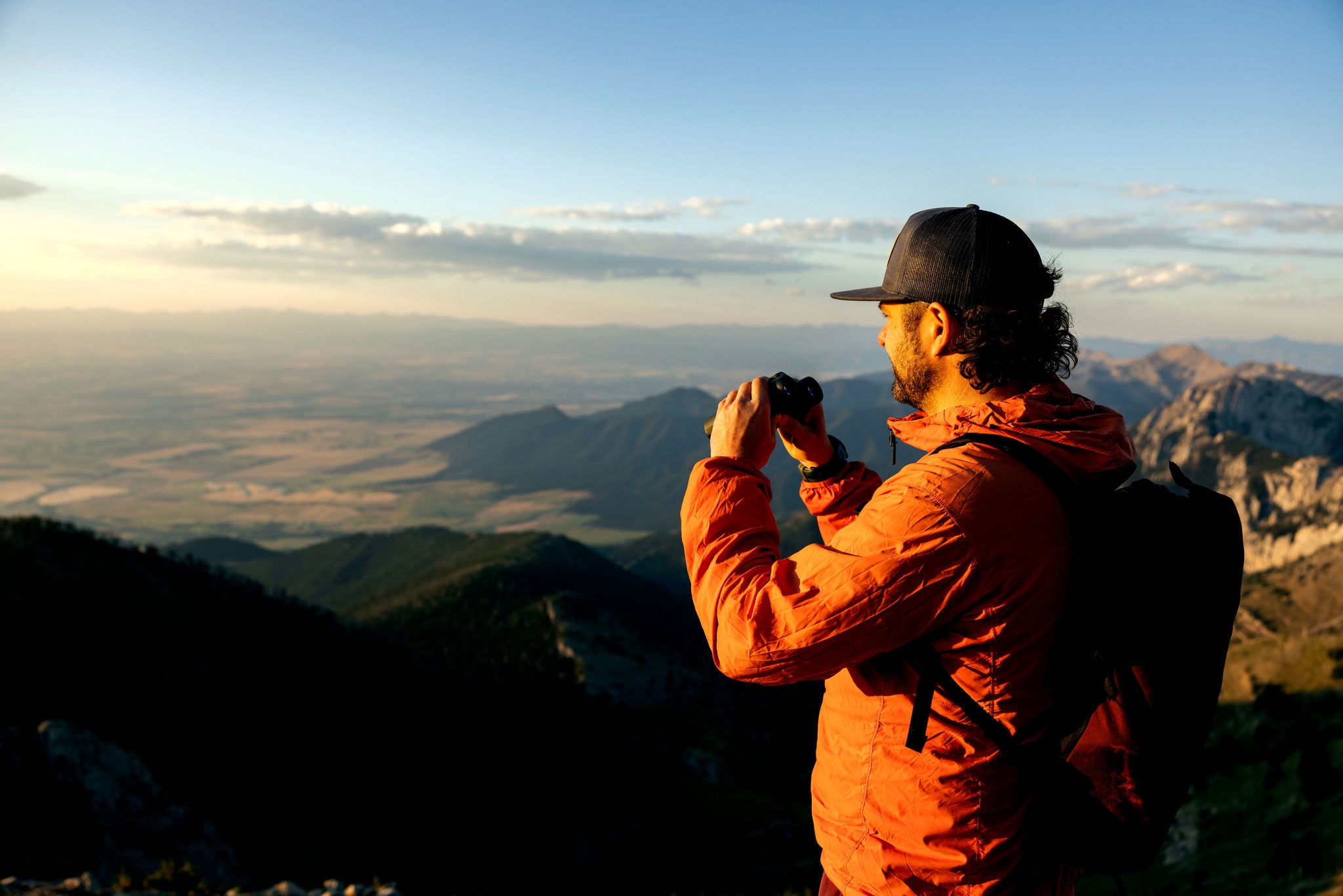 Fernblick am Gipfel bei Sonnenaufgang